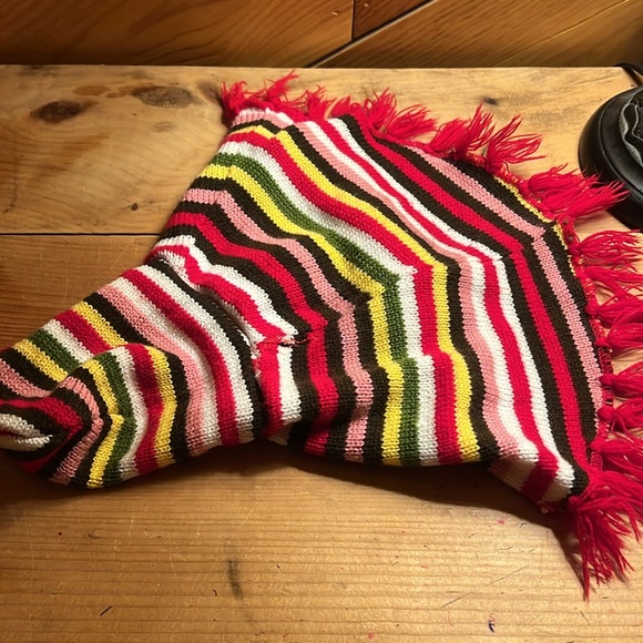 💚 3 for $15 💚 + 🥳 Host Pick 🥳 - Casual Canine Distressed Poncho size Small - Picture 13 of 16